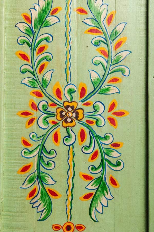 Couleurs du plateau à fleurs en laiton