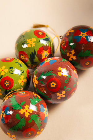 Adorno Bola Paper ANAV19