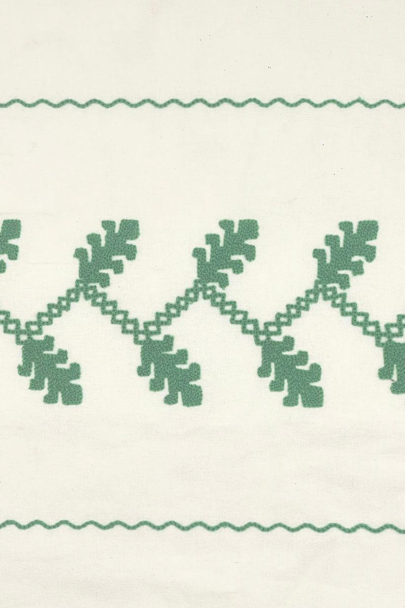 Mantel bordado en Verde