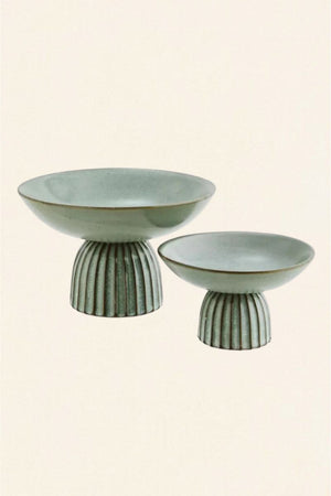 Green bowl with stand