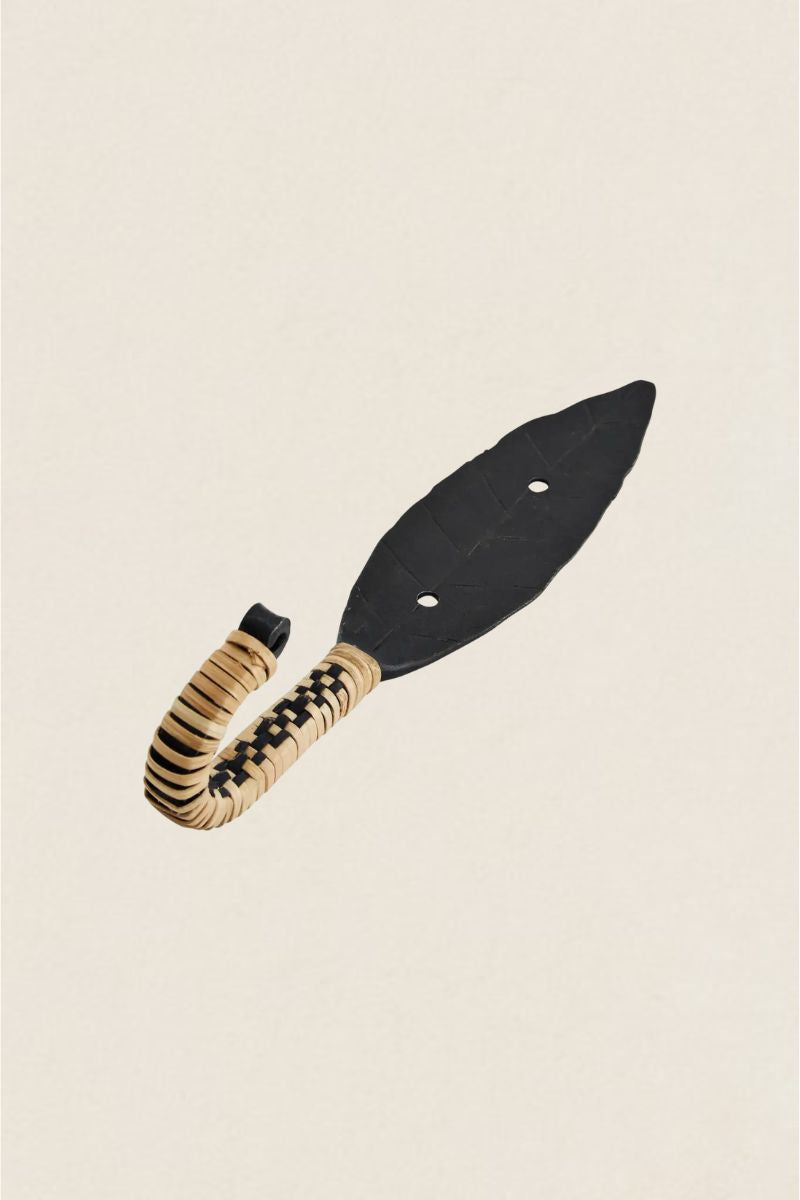 Percha Black Leaf