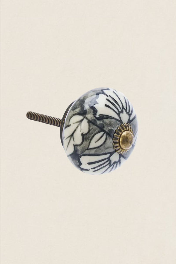 Porcelain knob 3