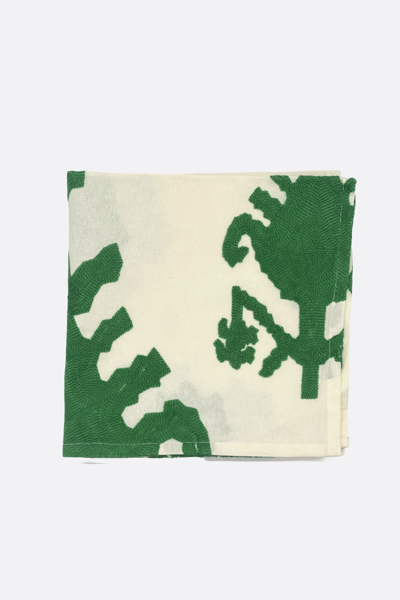 Serviette brodée vert clair