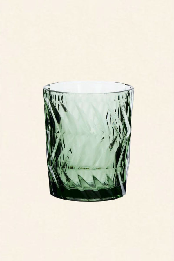 Verre rose de couleurs assorties