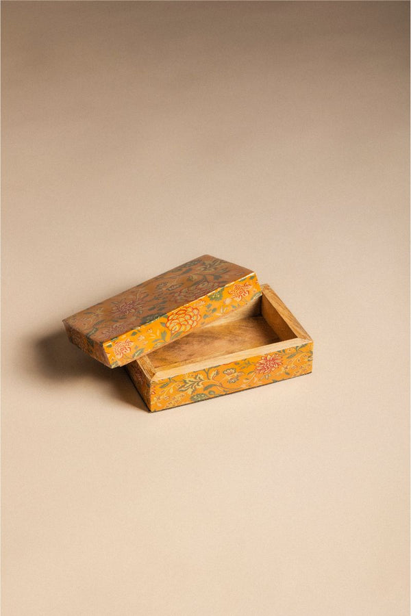 Boîte à bijoux en cristal cubique