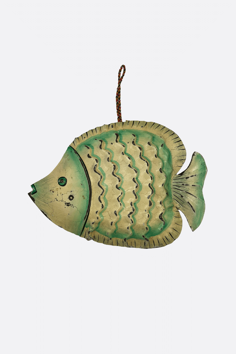 Medium hanging fish